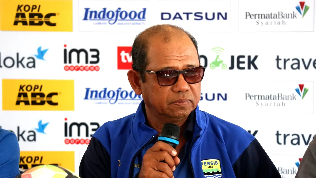 Pelatih Persib Bandung Emral Abus (Liputan6.com / Kukuh Saokani)