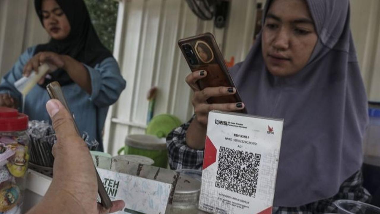Begini Cara Menggunakan QRIS Tap, Bayar Tinggal Tempel HP