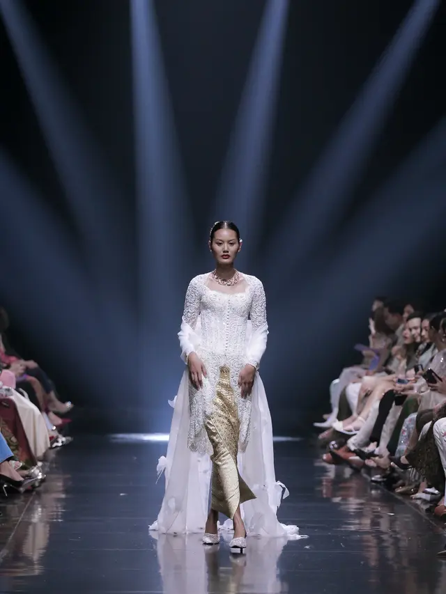 Puspa Senandika, Cara Didiet Maulana Berbicara Lewat Bunga di 95 Koleksi Busana