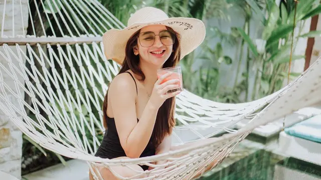 FOTO: Gaya Selebgram Hana Hanifah yang Diduga Promosikan Judi Online