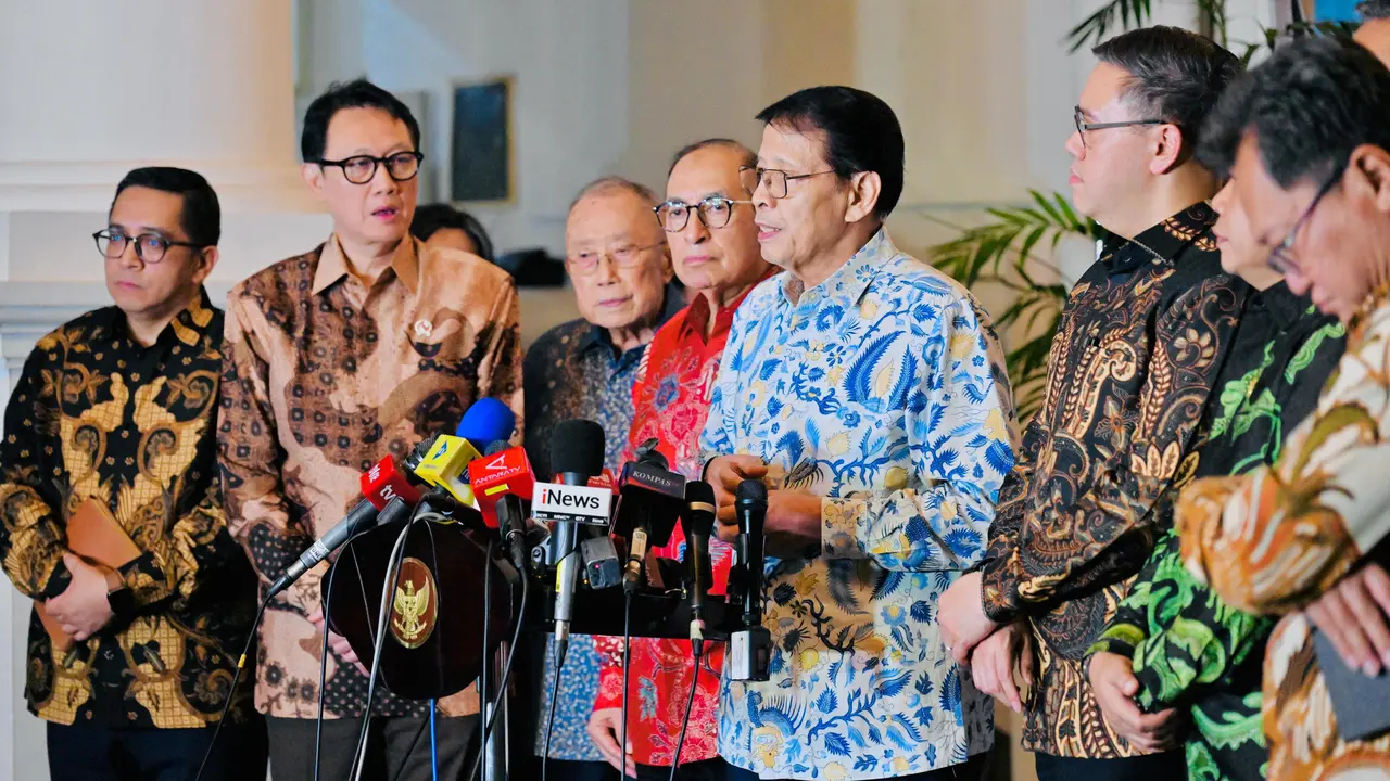 Mantan Menlu Hassan Wirajuda usai bertemu Presiden Prabowo di Istana. (Biro Pers Istana)
