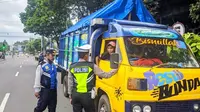 Dishub Kabupaten Lumajang bersama Polres Lumajang batasi operasional truk pengakut pasir selama libur panjang Hari Raya Idul Fitri (Istimewa)