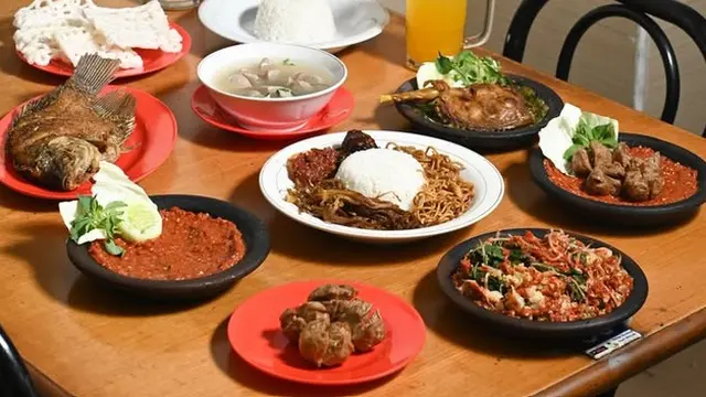 Warung Bu Kris - Sambal berlevel dan lauk rumahan khas Surabaya Barat