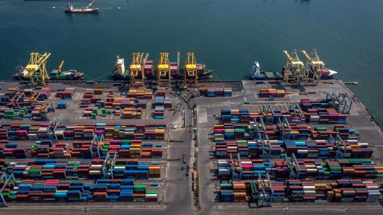 Neraca Dagang Surplus, Arus Logistik Nasional Terus Bergerak