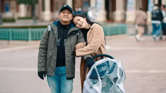 Denny Caknan pilih liburan ke Jepang bareng keluarga. (credit: instagram.com/denny_caknan)