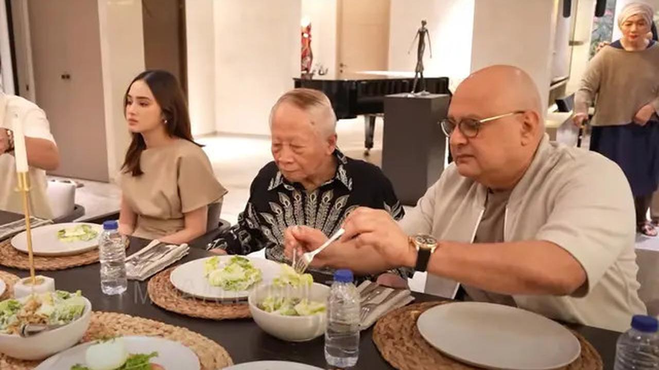 9 Momen Makan Malam Keluarga Maia Estianty di Rumah Pejaten, Hangat dan Penuh Kebersamaan