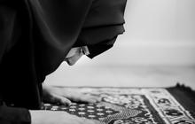 Bagaimana Hukum Solat Saat Keputihan Pada Wanita? Ini Kata Ustadzah