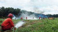 APP Sinar Mas menyiapkan Regu Pemadan Kebakaran (RPK) dan Tim Reaksi Cepat (TRC) untuk mencegah dan mengantisipasi kebakaran hutan dan lahan (karhutla) di Sumsel (Liputan6.com / Nefri Inge)