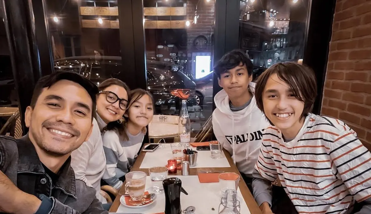 Donna Agnesia dan Darius Sinathrya (Instagram/dagnesia)