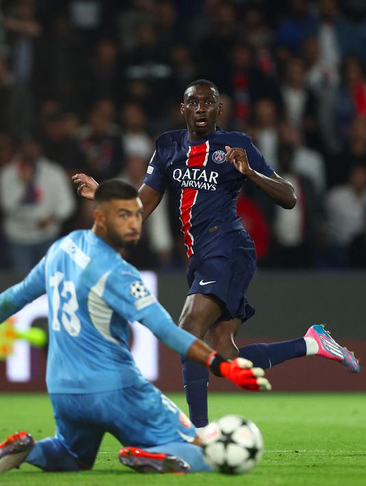 Sejumlah peluang berhasil didapat kedua tim. Sayangnya, hingga akhir babak pertama kedua tim, baik Paris Saint-Germain maupun Girona, gagal memaksimalkan peluang menjadi gol. (Franck FIFE/AFP)