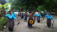 Tradisi penyambutan tamu di Maumere, Kabupaten Sikka, NTT. (Liputan6.com/Ola Keda)