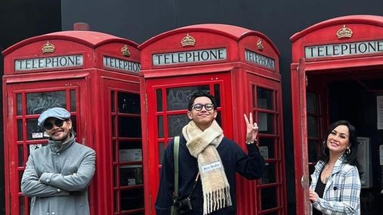 Keluarga Good Looking, ini Deretan Foto Ferry Salim Bersama Anak-anak saat Liburan di Inggris