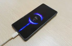 Benarkah HP Android Murah Bikin Baterai Lama Mengisi? Ini Faktanya