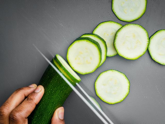 12 Cara Membuat Masker Timun Untuk Menutrisi Kulit Sehat Dan Segar Hot Liputan6 