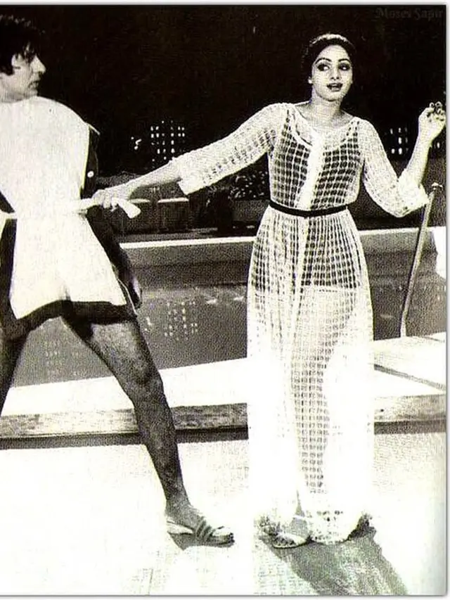 Sridevi dan Amitabh Bachchan dalam Inquilaab (Sumber: Instagram/ amitabhbachchan)