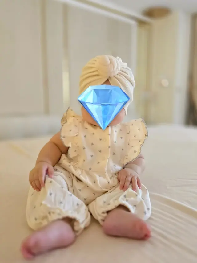 Penampilan Anak Syahrini Princess R Pakai Turban Bikin Gemas. (instagram/princessyahrini)