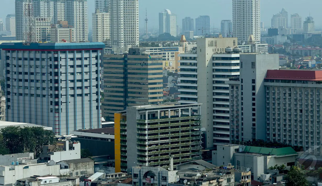 Penampakan gedung bertingkat di kawasan Jakarta Pusat, Jumat (15/5/2015).  Perlambatan ekonomi Indonesia di triwulan I tahun 2015 sebesar 4,7 persen dinilai para pengamat ekonomi sangat mengkhawatirkan. (Liputan6.com/Faizal Fanani)