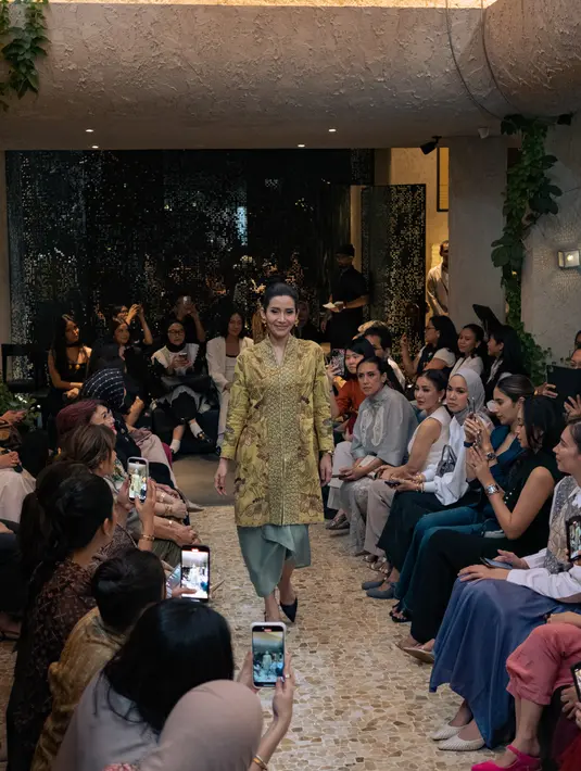 Acara Timeless Whispers: A Blend of Culture and Modern Grace ini merupakan program Experience by Lomma. Inisiatif terbaru yang dirancang untuk menghadirkan berbagai bespoke events oleh Lomma.  [ Foto: dokumen Oscar Lawalata Culture.]