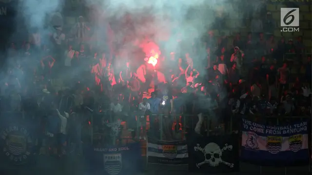 20170605-Kalah Dari Bhayangkara FC, Suporter Persib Luapkan Kekecewaan-Tebe