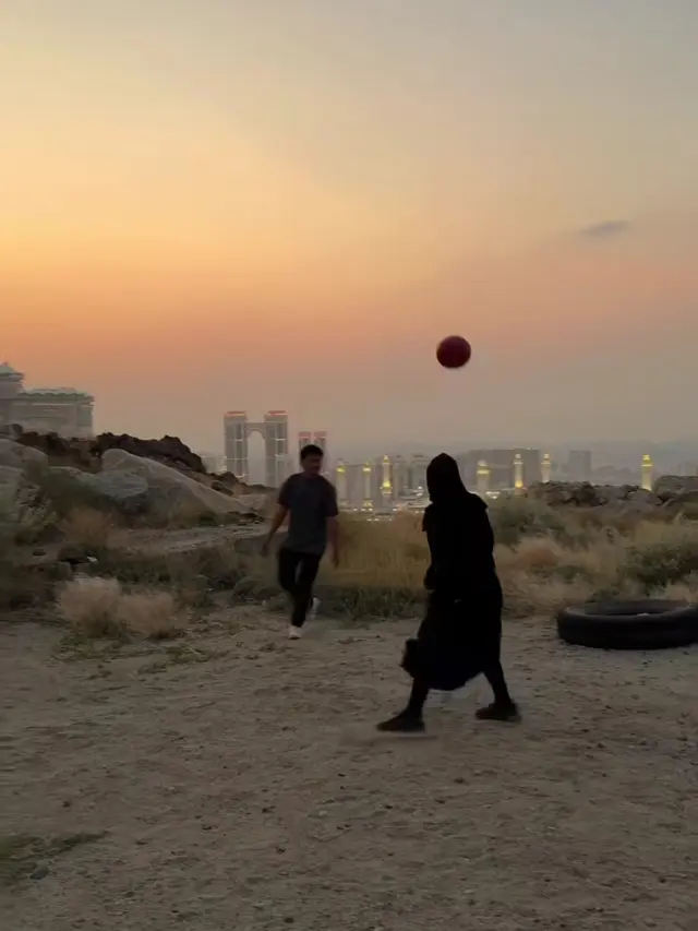 Sintya Marisca di Mekkah