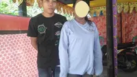 Usia bocah SMP yang dinikahi pemuda berusia 24 tahun itu baru 14 tahun. Mereka mengaku telah lama berpacaran. (Liputan6.com/Fauzan)