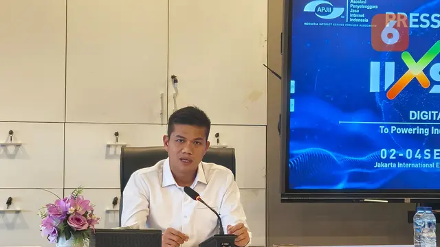 Ketua Umum APJII, Muhammad Arif saat konferensi pers IIXS 2025 di Jakarta. Liputan6.com/Anka Fergy Agustian
