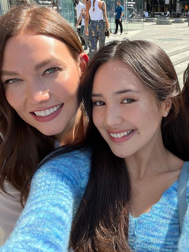 Beby Tsabina bertemu supermodel Karlie Kloss ketika liburan di New York City, Amerika Serikat (Foto: Instagram @bebytsabina)