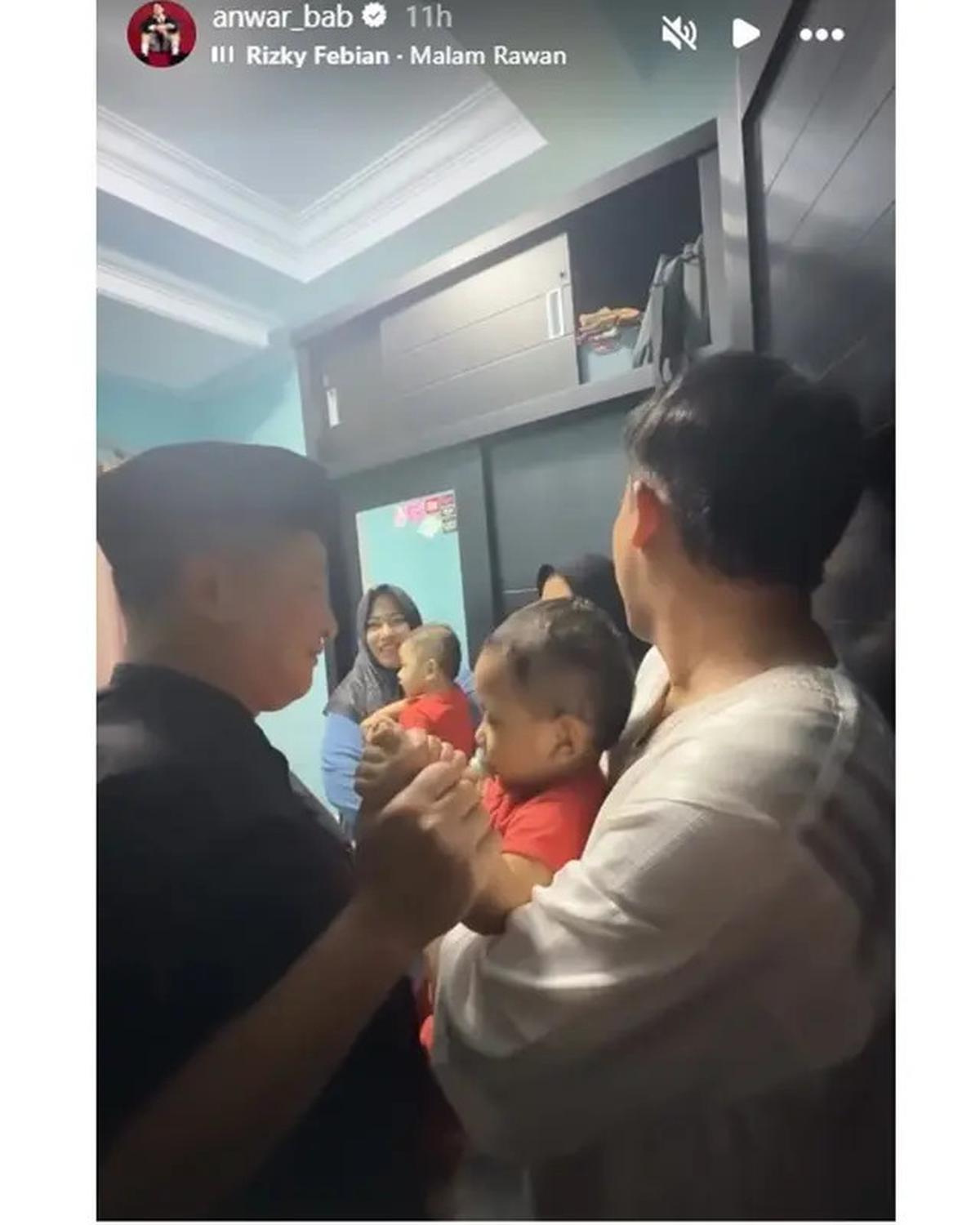 6 Momean Irfan Hakim dan Anwar BAB Gendong Anak Mpok Alpa di Tahlilan 7 Hari