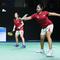 Ganda putri Indonesia Rachel Allessya Rose/Febi Setianingrum mengalahkan pasangan Myanmar Su Latt/Khaing Thin Zar pada partai ketiga semifinal cabang bulu tangkis nomor beregu SEA Games 2025 di Thamasat Rangsit Gymnasium 4, Minggu (7/12). (foto: PBSI)