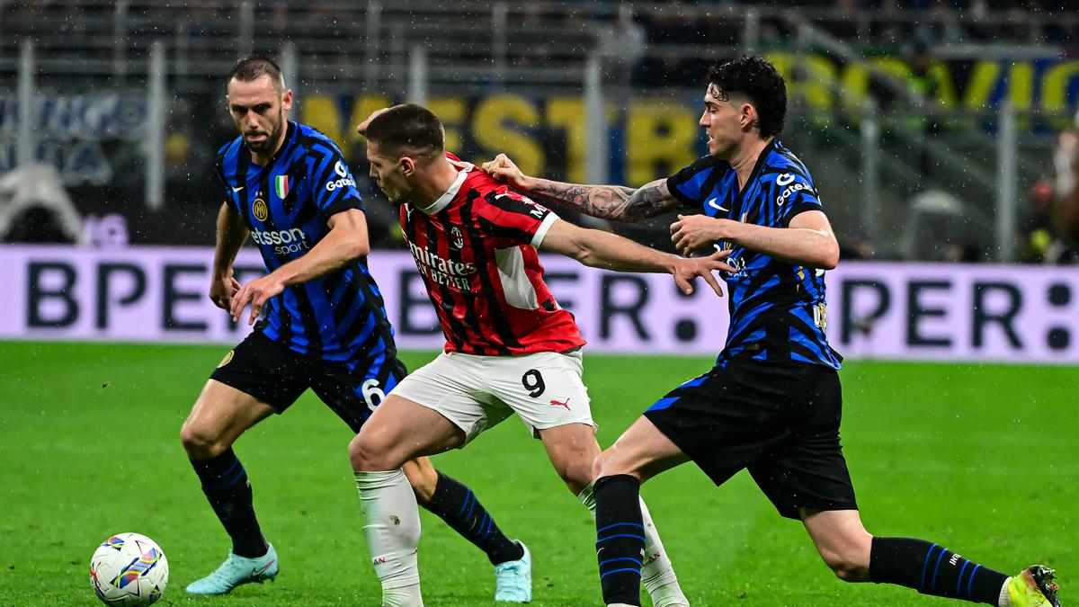 Tinggalkan Inter Milan, Stefan de Vrij Bakal Mengadu Nasib ke Inggris?