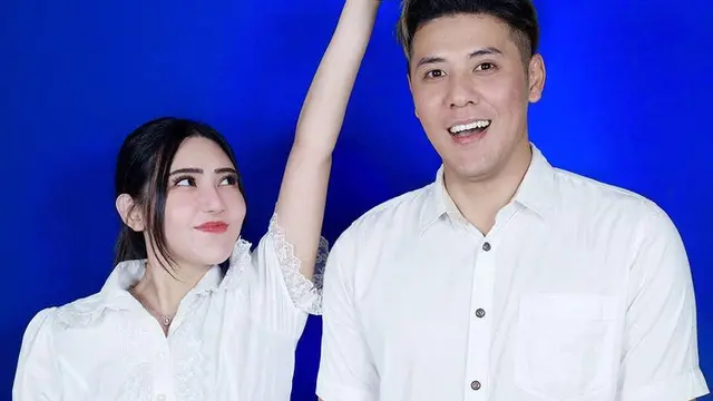 Via Vallen dan Chevra (Foto: instagram.com/viavallen)