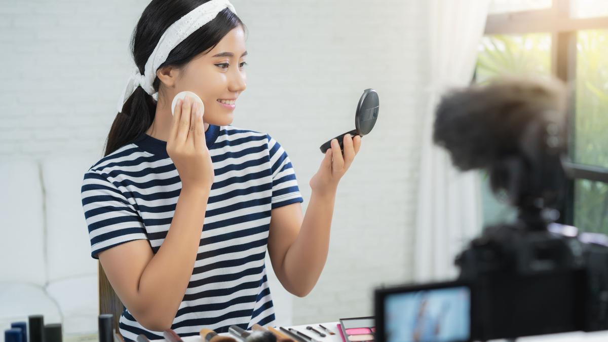 Cara Pakai Cushion untuk Kulit Berminyak agar Tidak Luntur dengan Mudah