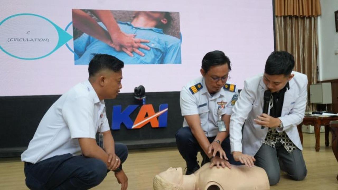 KAI Palembang Gelar Latihan P3K, Tingkatkan Kesiapan Petugas Sambut Angkutan Lebaran 2026