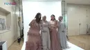 Nagita Slavina, Paula Verhoven, Lesti Kejoram dan aurel Hermansyah tampak kompak dalam balutan gaun sejumlah gaun rancangan Renzi Lazuardi. (Foto: Instagram/ Rans Entertainment)