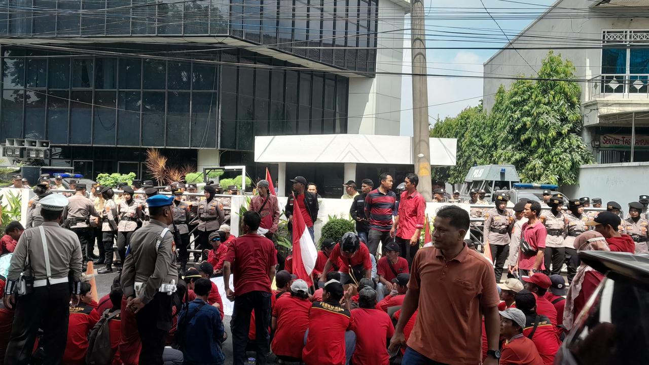Pekerja Kontrak Geruduk Kantor PTPN I Regional VII, Tuntut Kepastian Status dan Hak