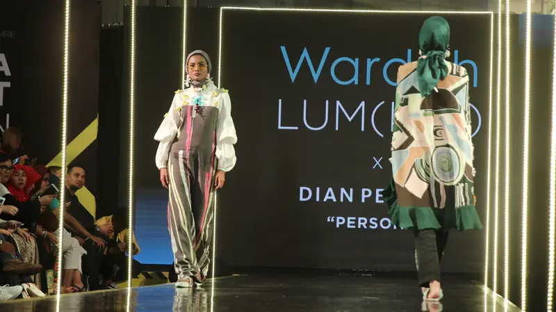 Koleksi modest wear Dian Pelangi di JMFW