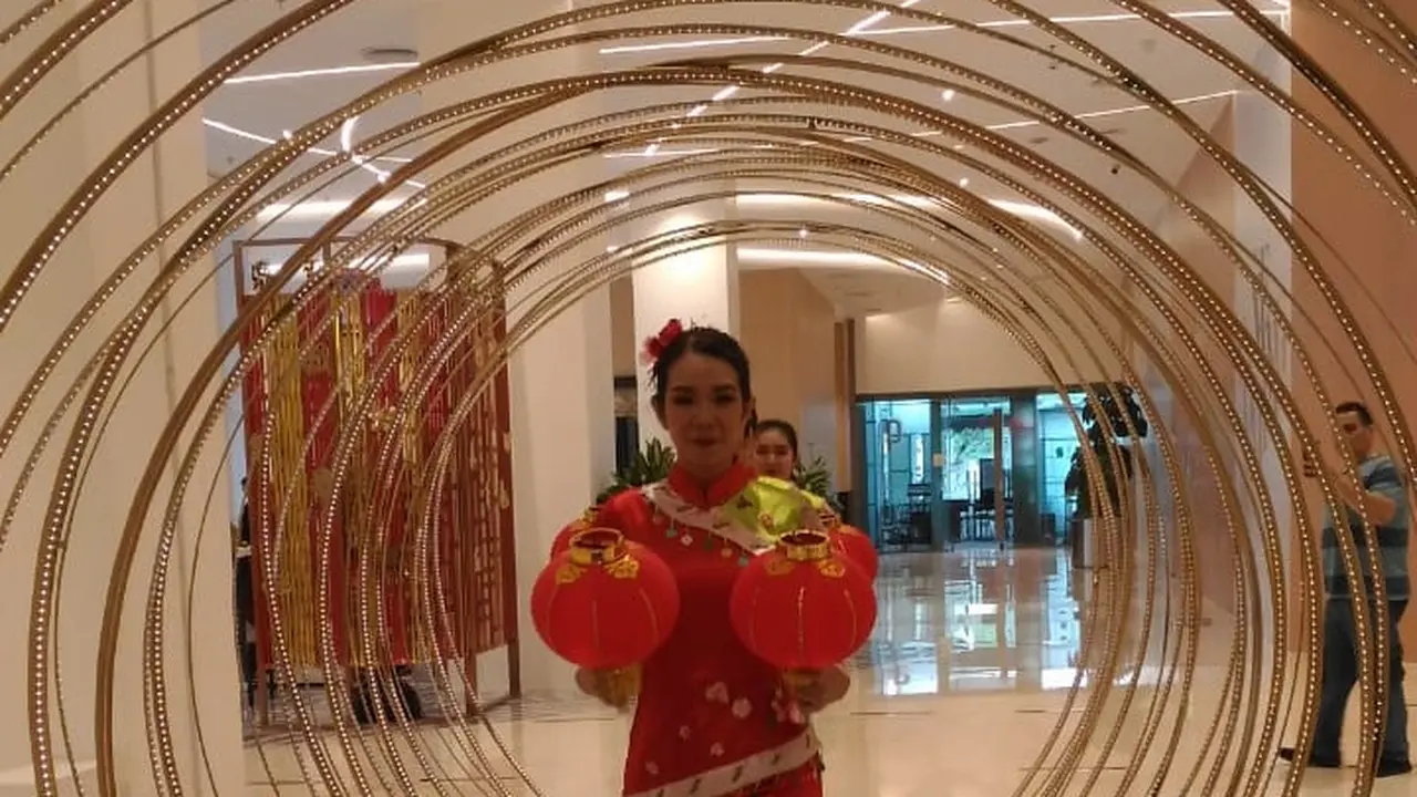 Instalasi Felix Tjahjadi di Senayan City