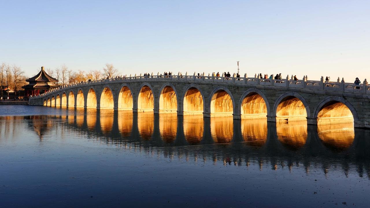 Matahari Terbenam di Istana Musim Panas Beijing