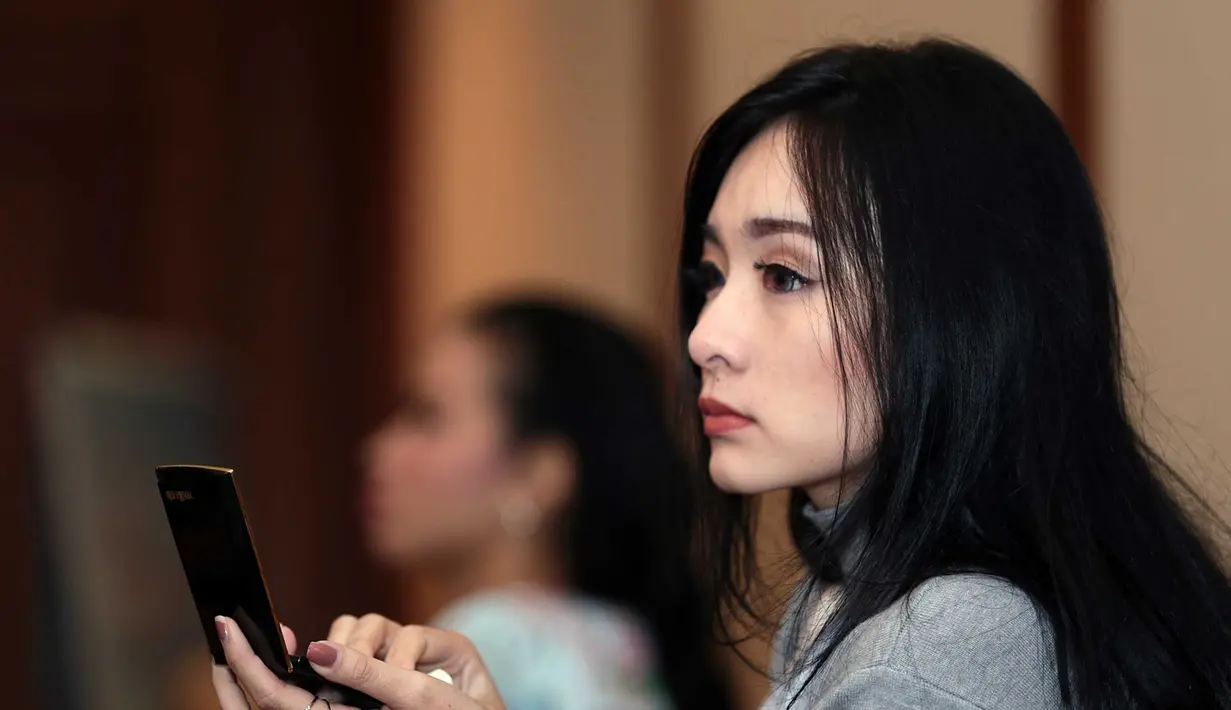 Tertarik dengan pemaparan yang disampaikan Arief Yahya, ke 38 wanita cantik itu memperhatikan dengan penuh keseriusan. Salah satu yang menarik bagi mereka terkait dengan kendala infrastruktur di NTT. (Deki Prayoga/Bintang.com)