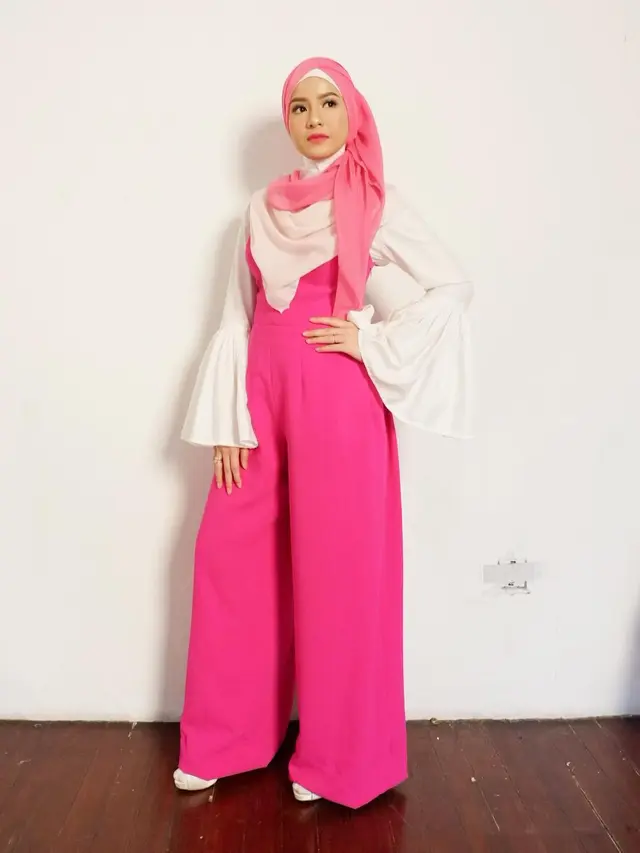 [Bintang] Imut Banget! Nagita Slavina dan 4 Seleb dengan Outfit Pink Gemas