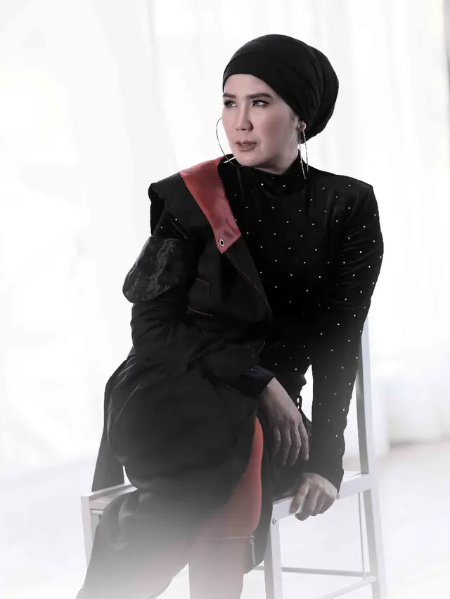 Nicky Astria