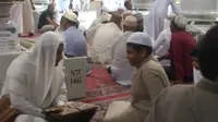 Anak-anak belajar mengaji di Masjid Nabawi. (Dream/Maulana Kautsar)