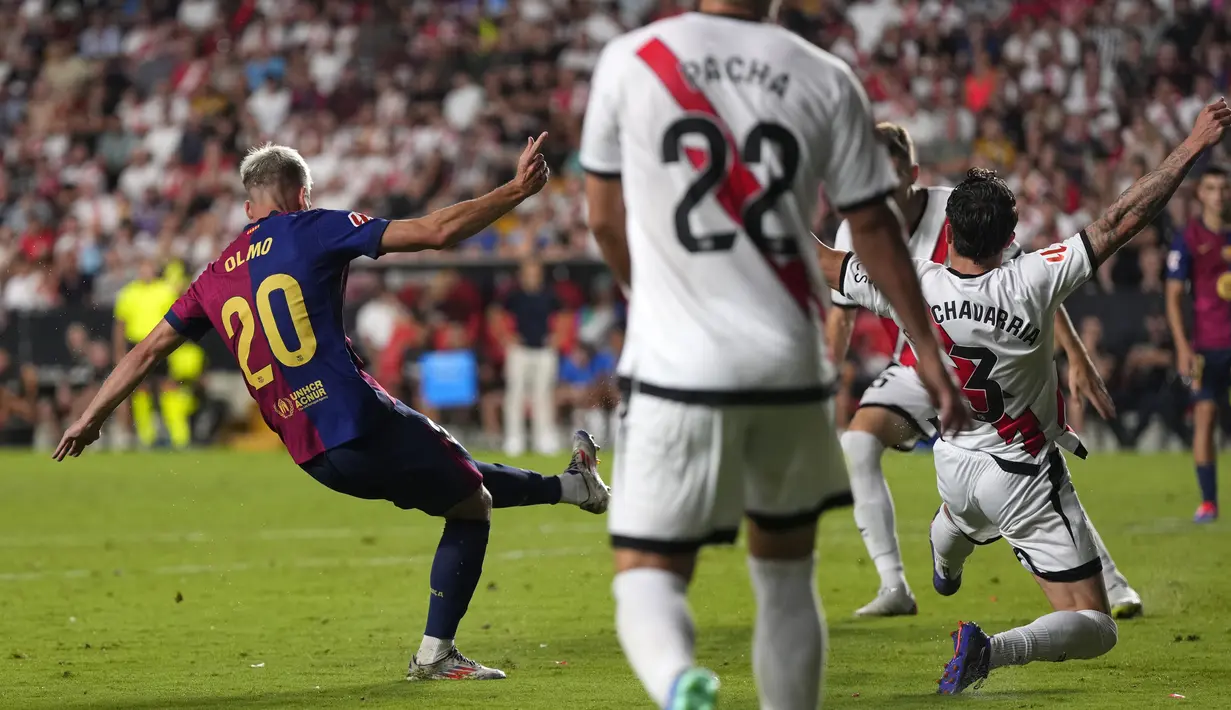 Usai itu, Dani Olmo mencetak gol debutnya bersama Barcelona pada menit ke-82.  (AP Photo/Manu Fernandez)