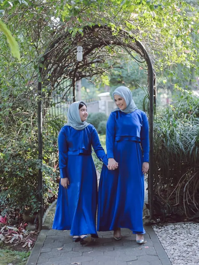 Potret Annisa Pohan dalam balutan hijab