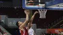 Pebasket Indonesia, Kevin Sitorus, saat melawan Thailand pada SEA Games 2019 di Mall Of Asia Arena, Manila, Filipina, Rabu (4/12). Indonesia kalah 76-98 dari Thailand. (Bola.com/M Iqbal Ichsan)