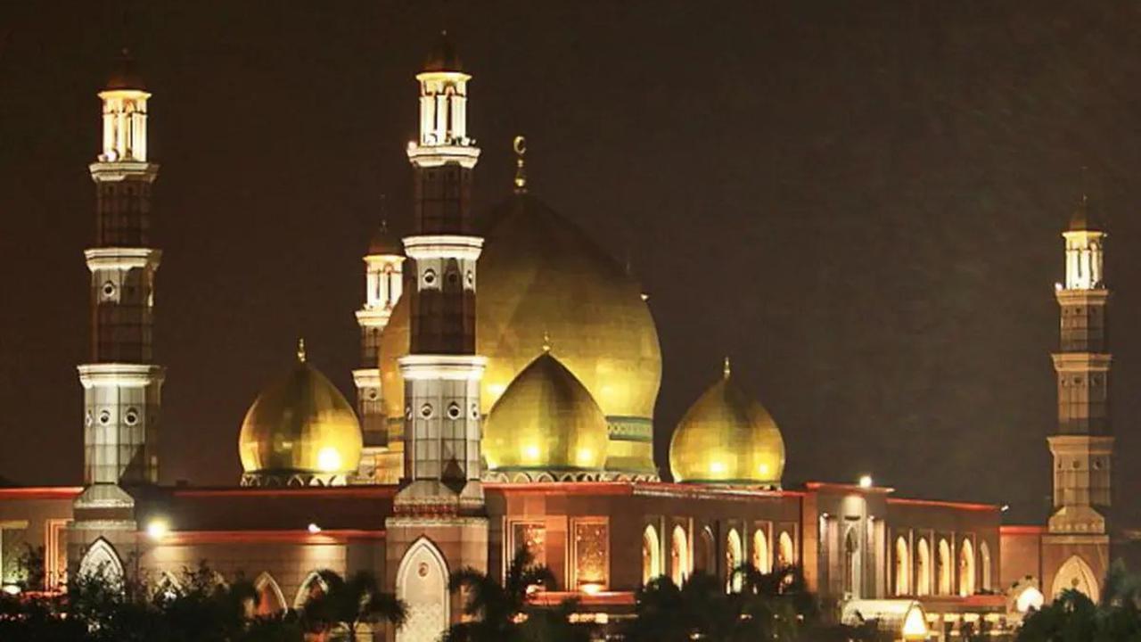 <b>Masjid Dian Al Mahri</b><br>