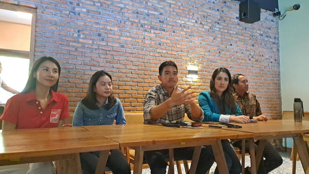 Kaesang tidak mau berkomentar terkait deklarasi Gibran ini. <br>