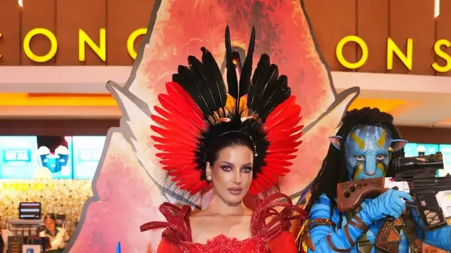 Tasya Farasya Dibalut Gaun Merah saat Premier Avatar. [@tasyafarasya]