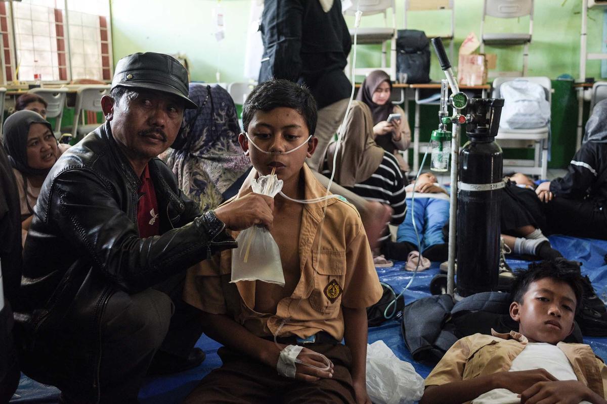 FOTO: Terulang Lagi! Siswa Bandung Barat Keracunan Massal Setelah Makan MBG