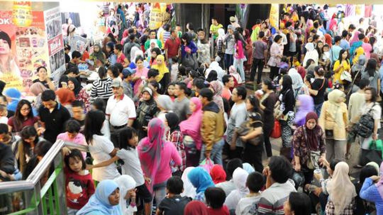 Berburu pakaian lebaran di Pasar Tanah Abang